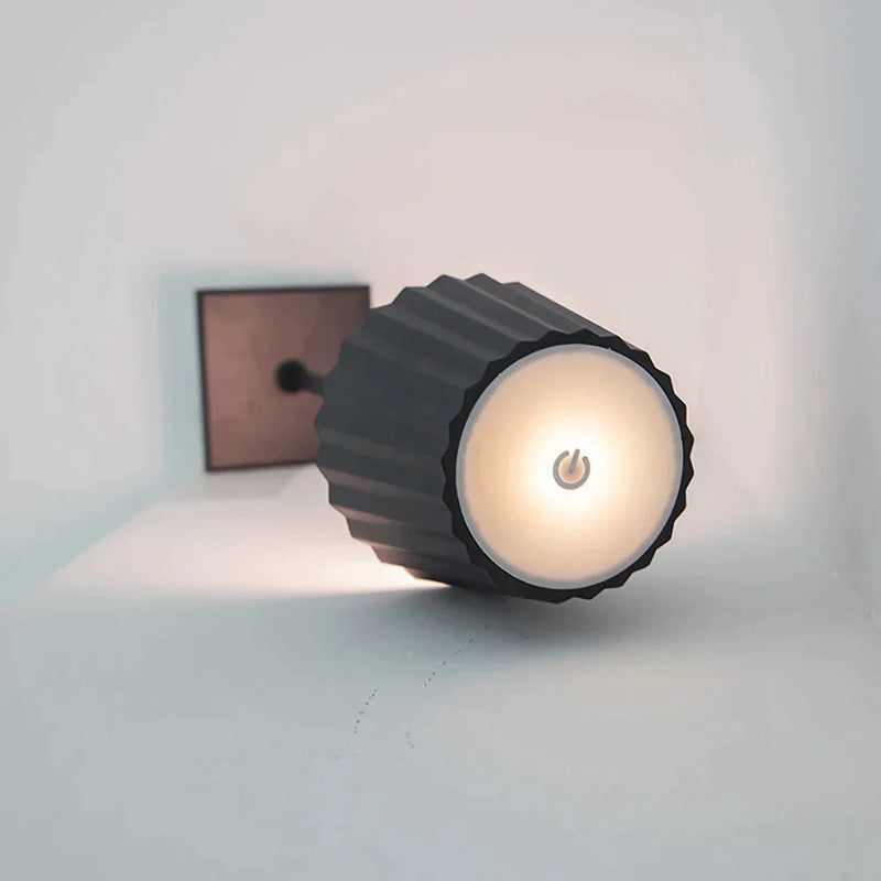 LumiGlow™ Retro-Tischlampe aus Aluminium
