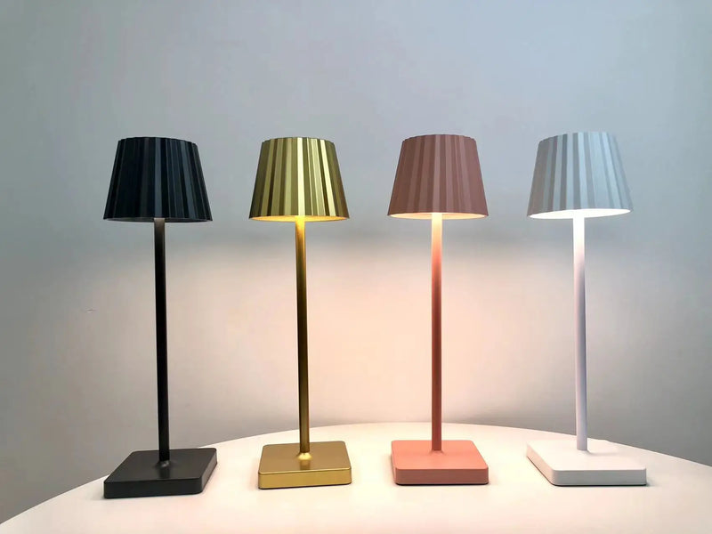 LumiGlow™ Retro-Tischlampe aus Aluminium