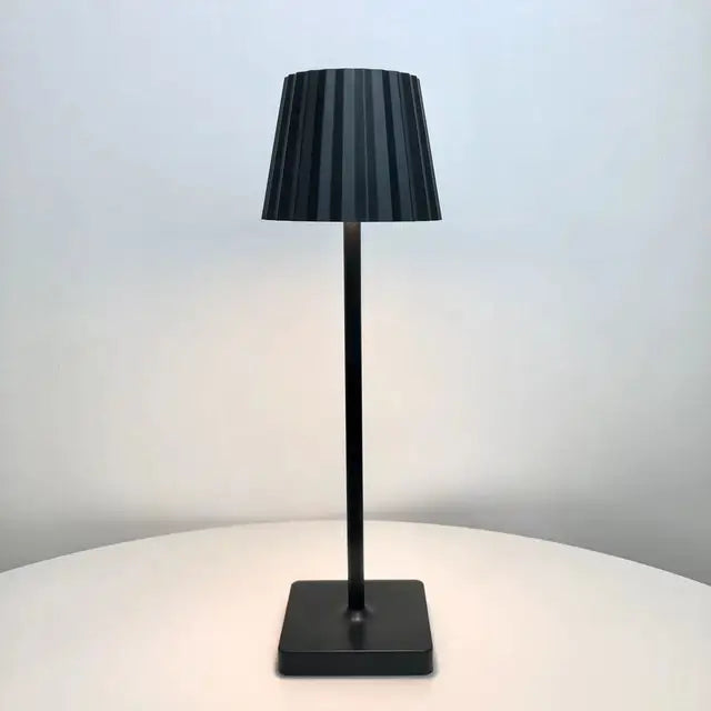 LumiGlow™ Retro-Tischlampe aus Aluminium