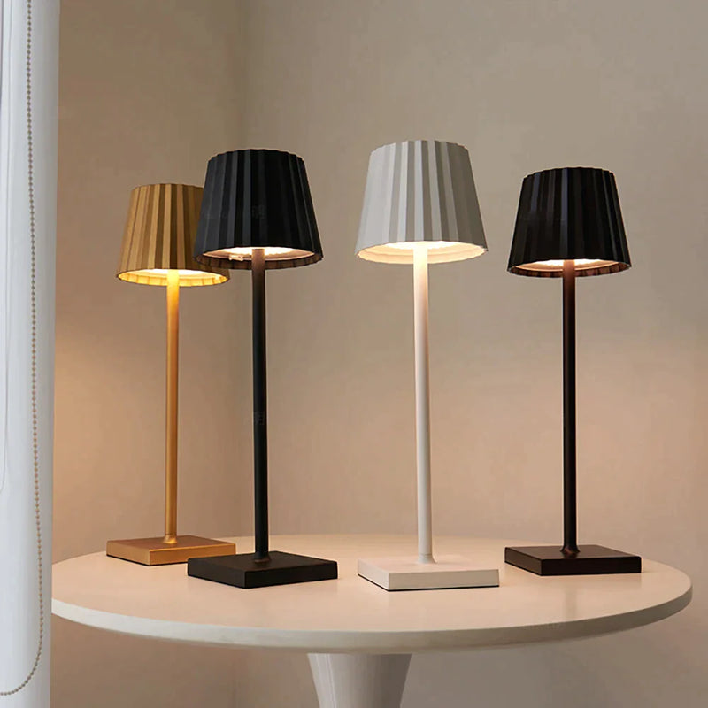 LumiGlow™ Retro-Tischlampe aus Aluminium