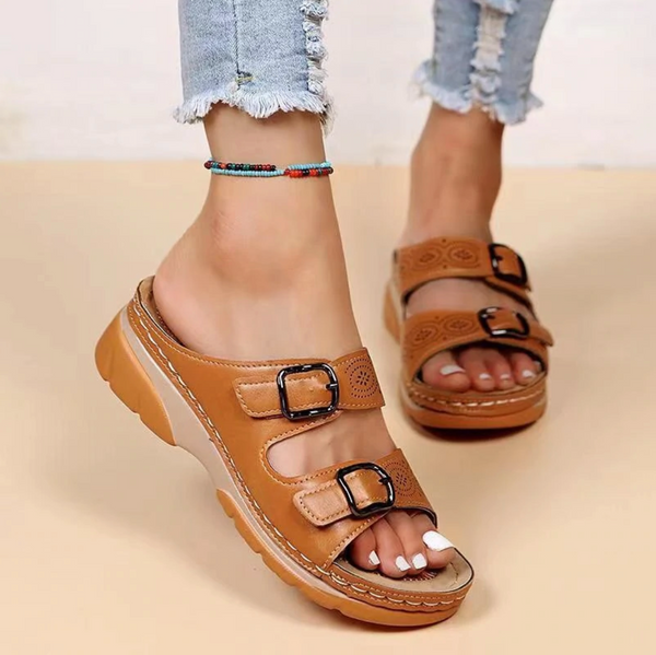 Keilsandalen mit doppelter Schnalle