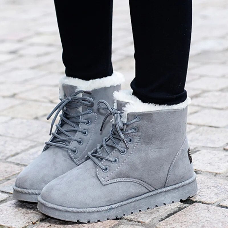 CozyStride™ Beflockte mittelhohe Schnürstiefel