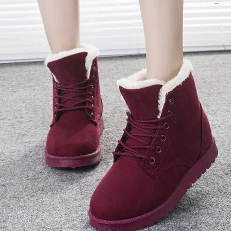 CozyStride™ Beflockte mittelhohe Schnürstiefel