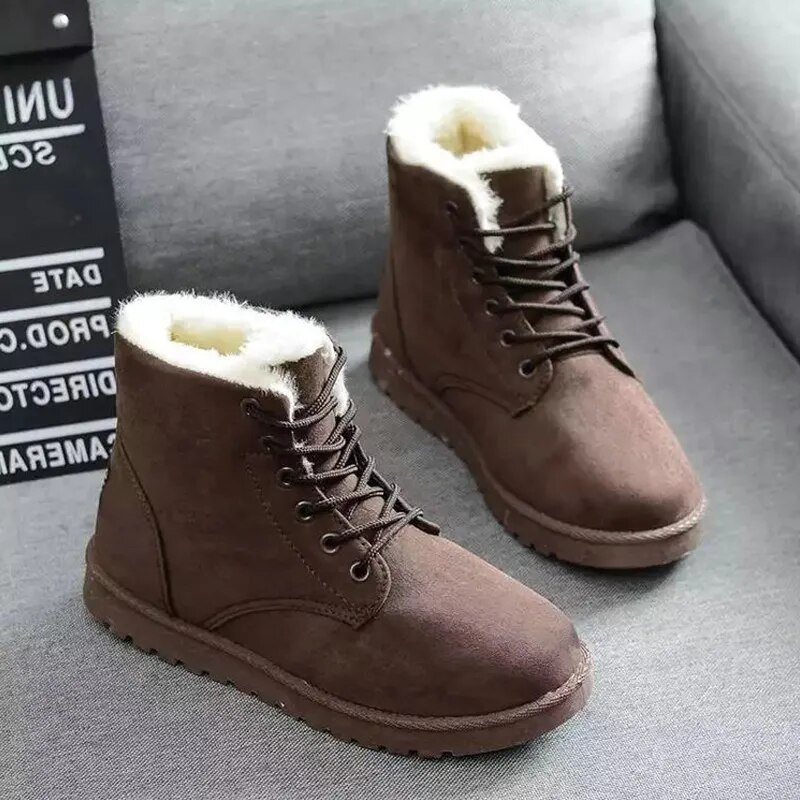 CozyStride™ Beflockte mittelhohe Schnürstiefel